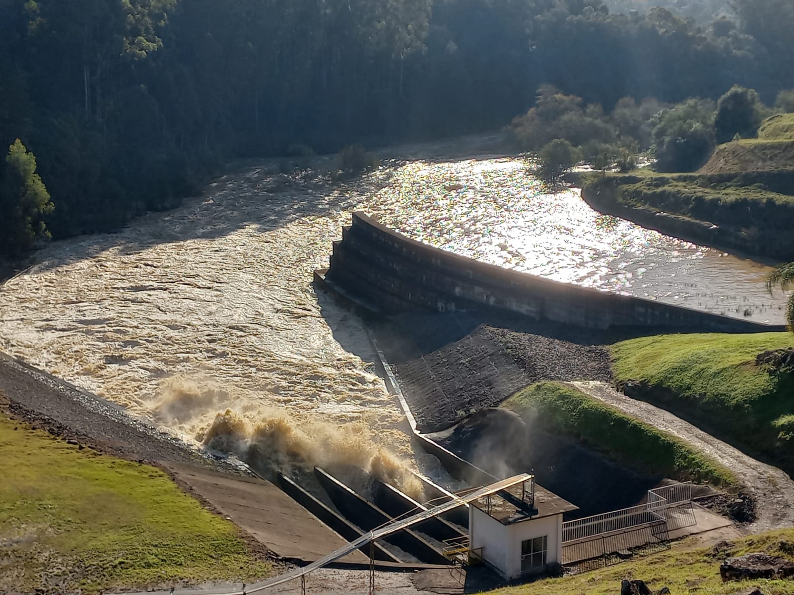 VÍDEO Defesa Civil abre todas as comportas das barragens de Ituporanga