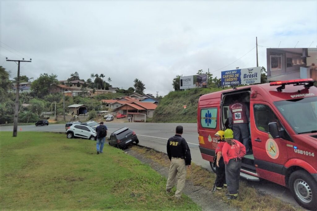 Acidentes Na Curva Do Km 122,6 São Quase Que Diários - Rede Vale Norte