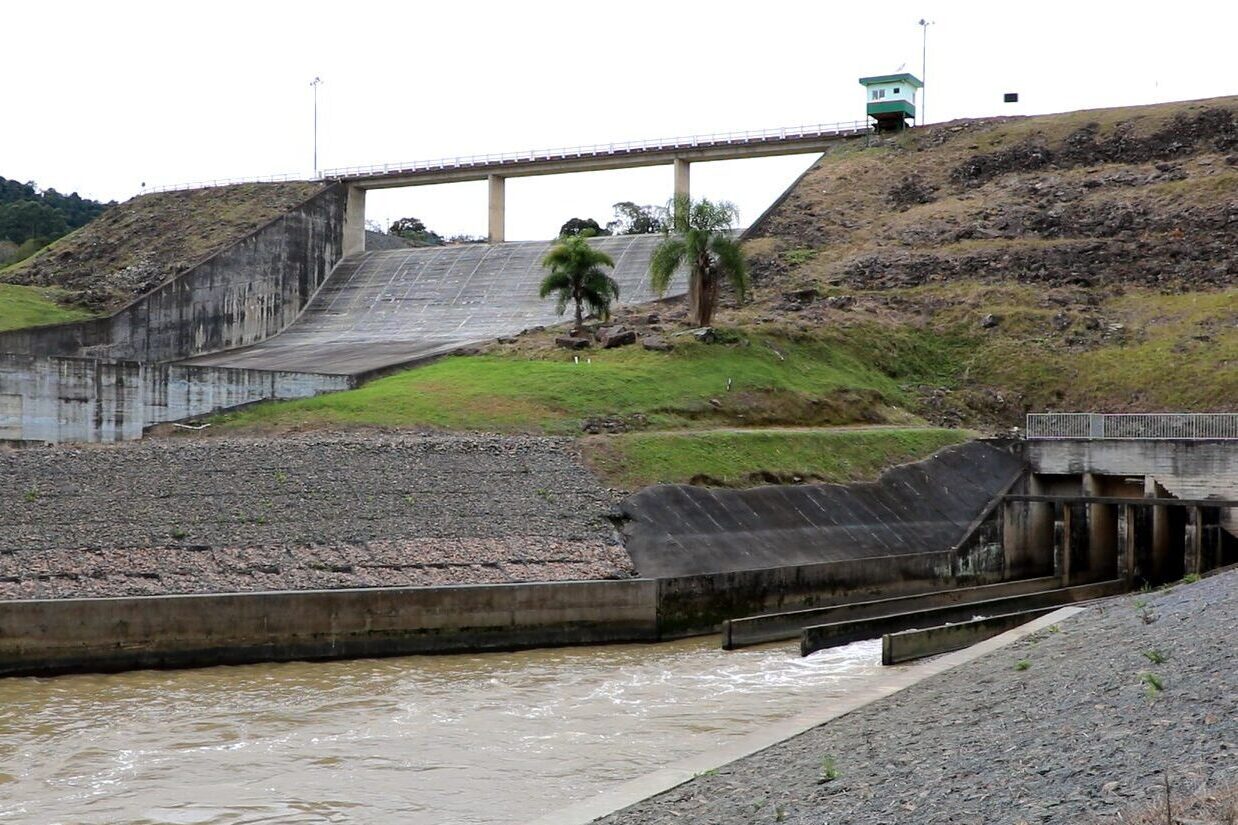 Barragens Sul e Oeste seguem fechadas diante do risco de elevação dos rios