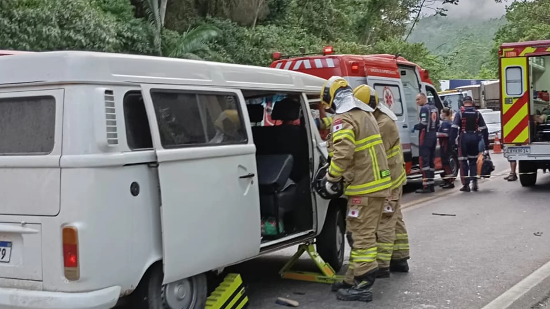 Bombeiro comunitário de Pinhalzinho auxilia em acidente em Ibirama