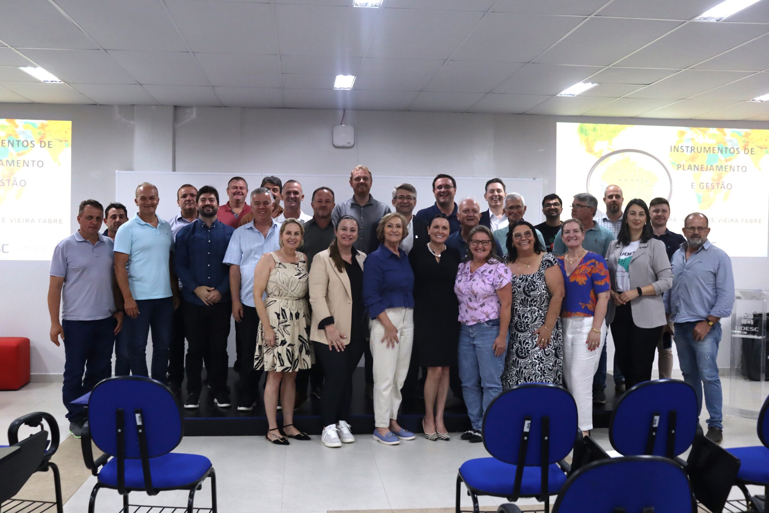 Prefeitos eleitos do Alto Vale do Itajaí participam de formação na Udesc em Ibirama