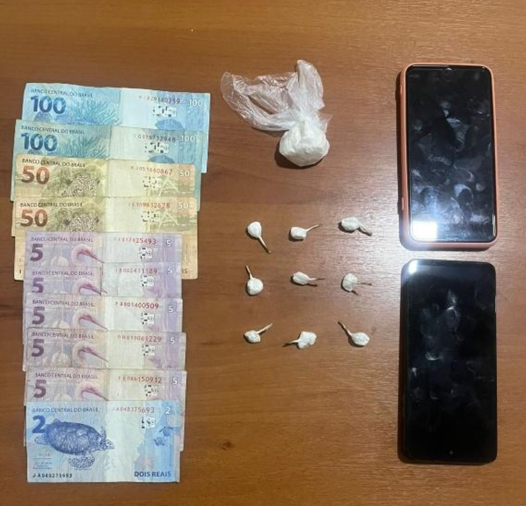 PM encontra droga durante operação de trânsito na Rua Marques do Herval