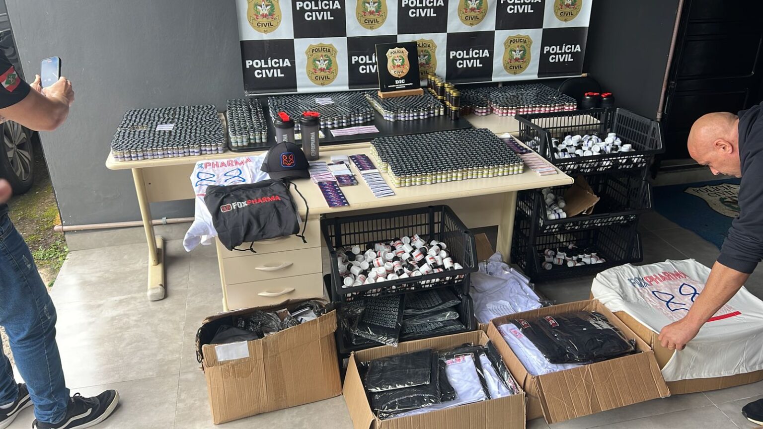 Polícia Civil deflagra operação contra venda clandestina de anabolizantes nos estados de Santa Catarina e São Paulo