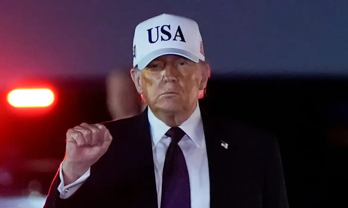 Alívio no mercado: Dólar recua para R$ 5,16 e Bolsa retoma 181 mil pontos após fala de Trump