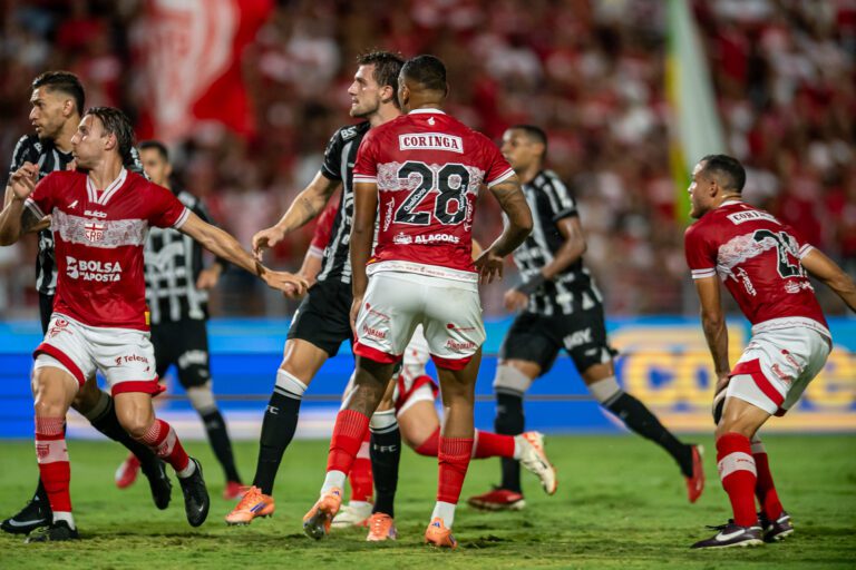 Figueirense é eliminado na quarta fase da Copa do Brasil após derrota para o CRB