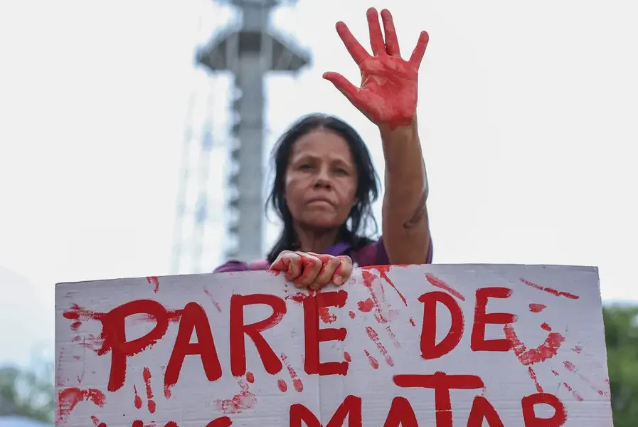 Mulheres negras são as maiores vítimas de feminicídio no Brasil, aponta relatório