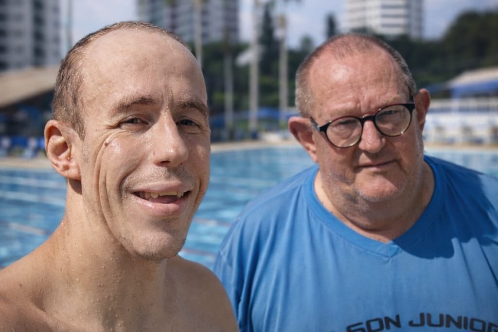 Superação em dose dupla: Nadador Nelson Junior retorna às piscinas ao lado do pai após grave acidente
