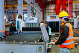 Salários pagos por indústrias no Alto Vale do Itajaí superam o valor do piso estadual