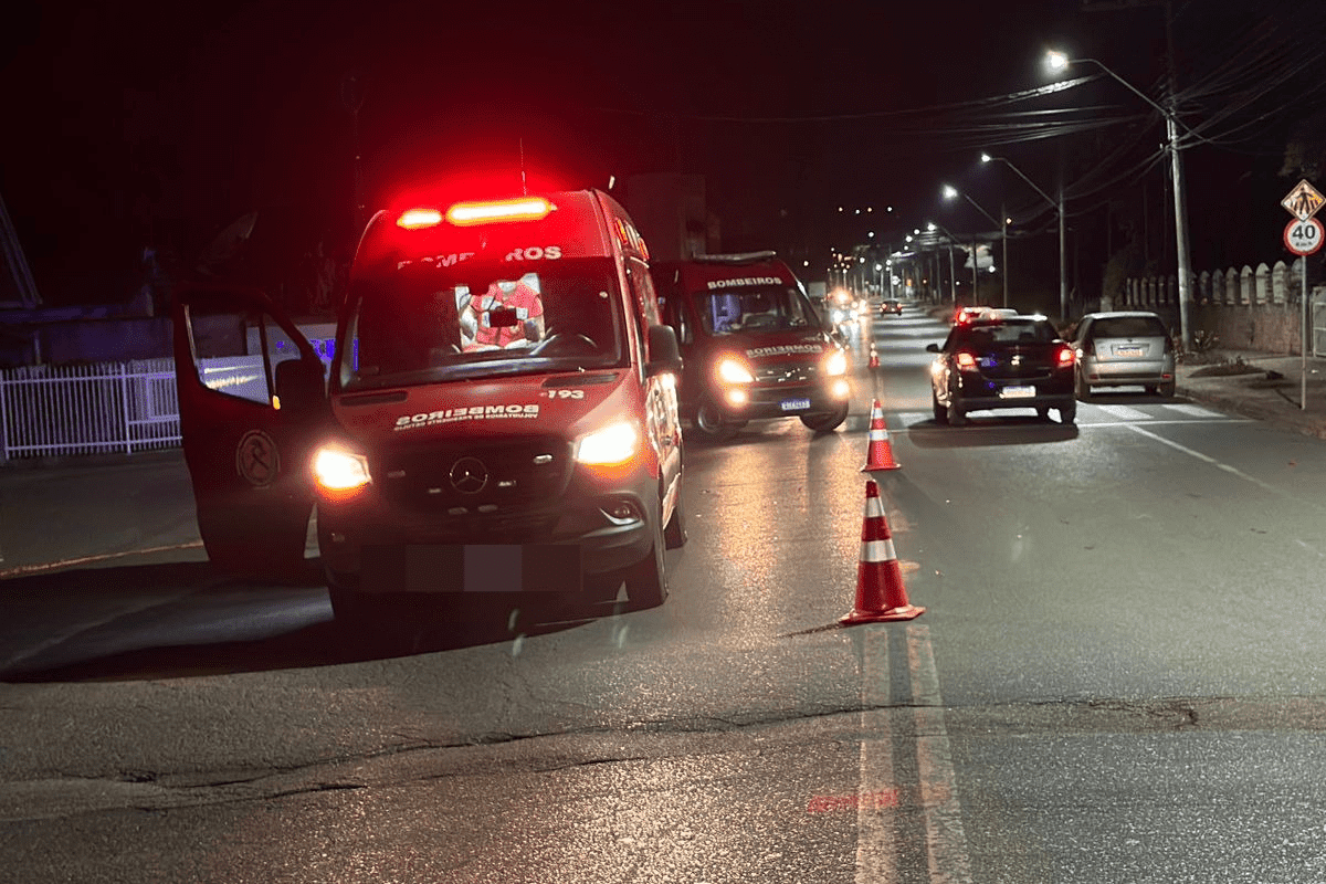 Motociclista e passageira ficam feridos em colisão com carro no Centro de Presidente Getúlio