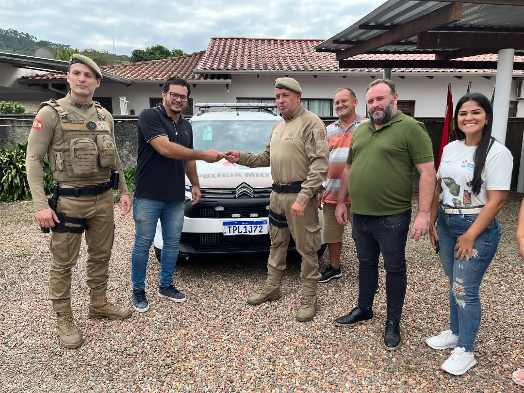 Polícia Militar de Apiúna recebe nova viatura para reforçar o policiamento