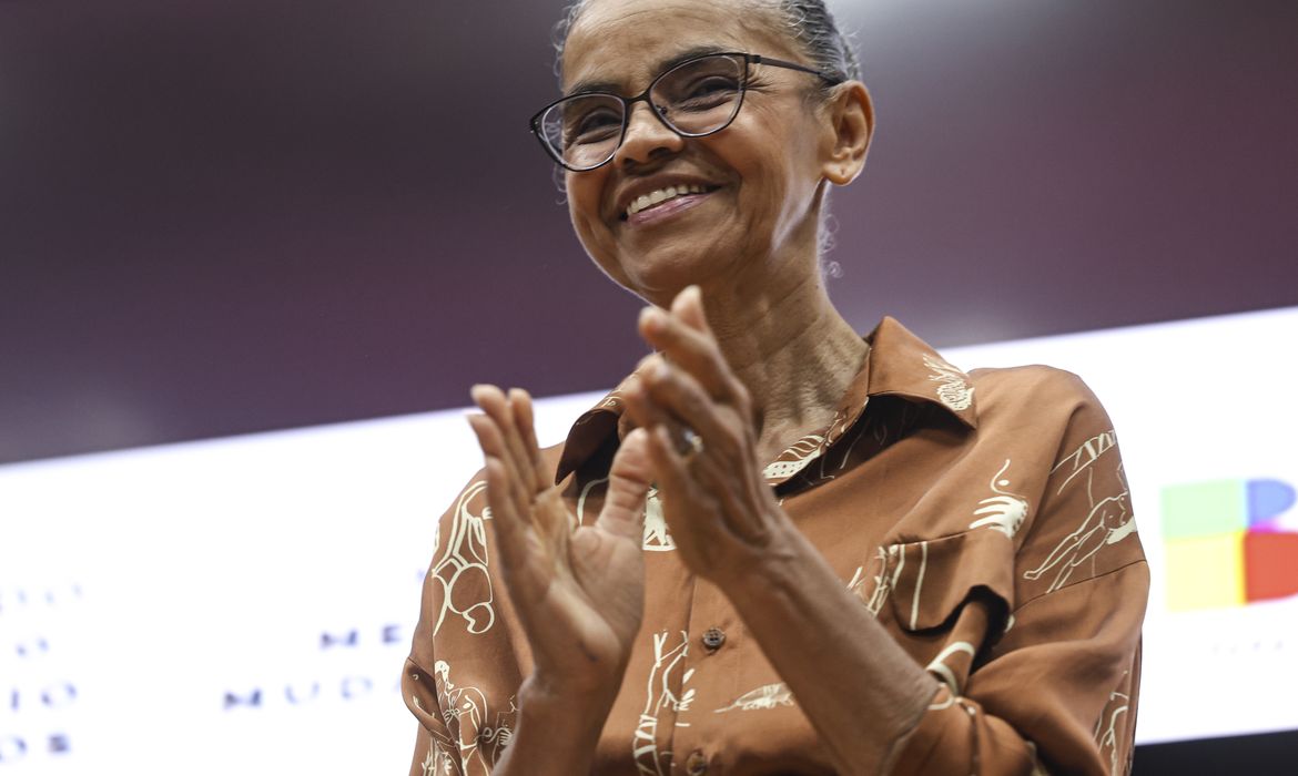 Marina Silva e Renan Filho deixam ministérios para disputar as Eleições 2026