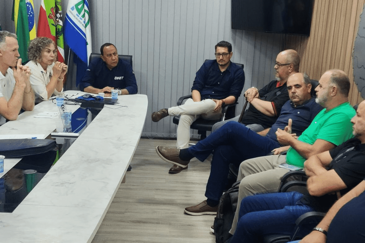 Audiência com DNIT debate avanços na duplicação da BR-470 no Alto Vale