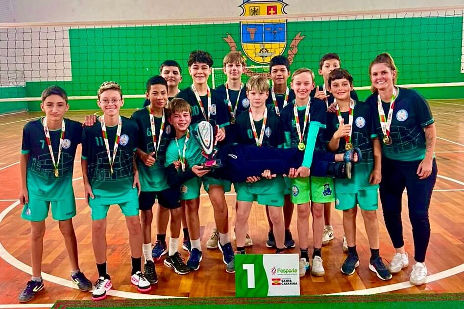 José Boiteux conquista título invicto no voleibol masculino e avança no JESC