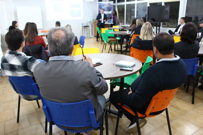 Semana da Indústria inicia com debates sobre reforma tributária e gestão de pessoas em SC