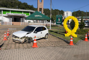 Maio Amarelo: DEMUTRAN de Ibirama promove ação de conscientização com simulação de acidente