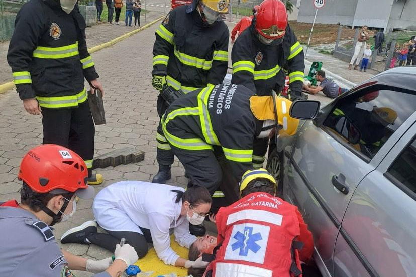 Simulado de atropelamento reforça preparo das equipes de emergência em Vitor Meireles