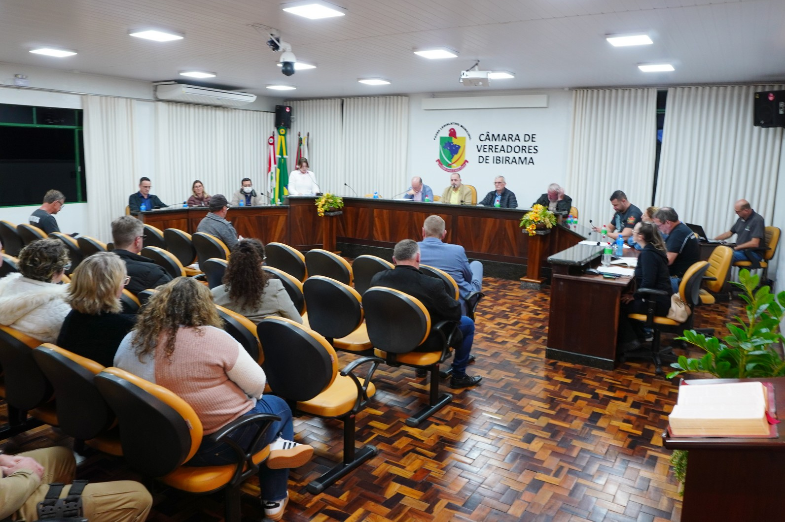 Câmara de Ibirama aprova reforma administrativa e novo plano de cargos dos servidores do Legislativo