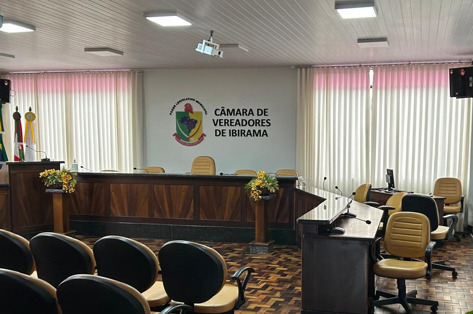 Câmara de Ibirama analisa projetos sobre transporte universitário, APAE e homenagens na sessão desta segunda-feira