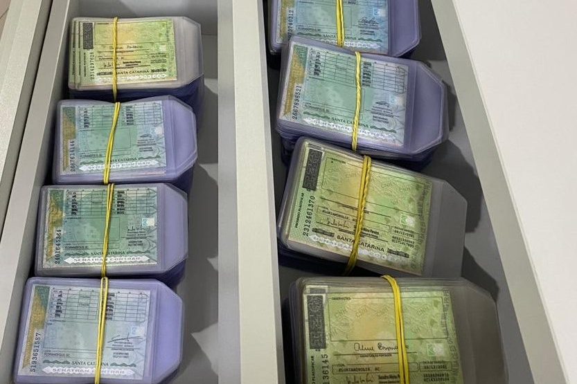 Detran/SC alerta: CNHs não retiradas até 2 de junho serão destruídas
