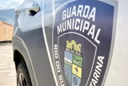 Homem suspeito de furtos é preso após invasão a comércio em Rio do Sul