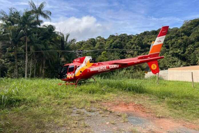 Idosa morre após atropelamento por caminhão de lixo em Blumenau