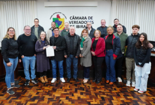 Câmara Municipal de Ibirama homenageia Professor Murilo Cristóvão com Moção de Aplauso por atuação ambiental