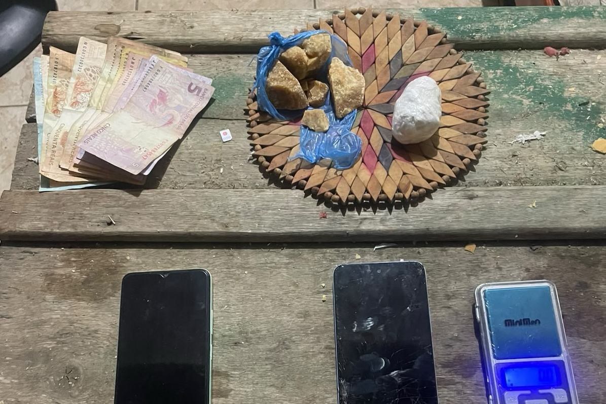 Polícia Militar prende dois homens por tráfico de drogas e associação para o tráfico em Apiúna