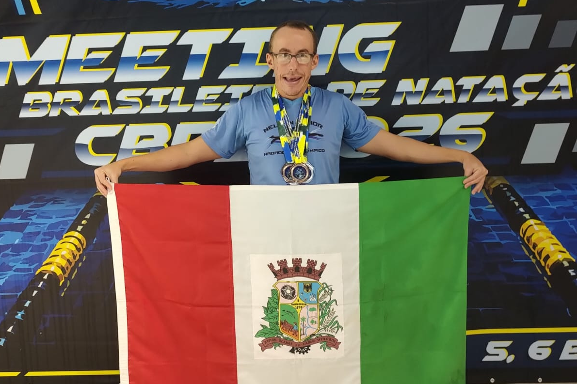 Nadador paralímpico de Ibirama conquista cinco medalhas em competição nacional em São Paulo