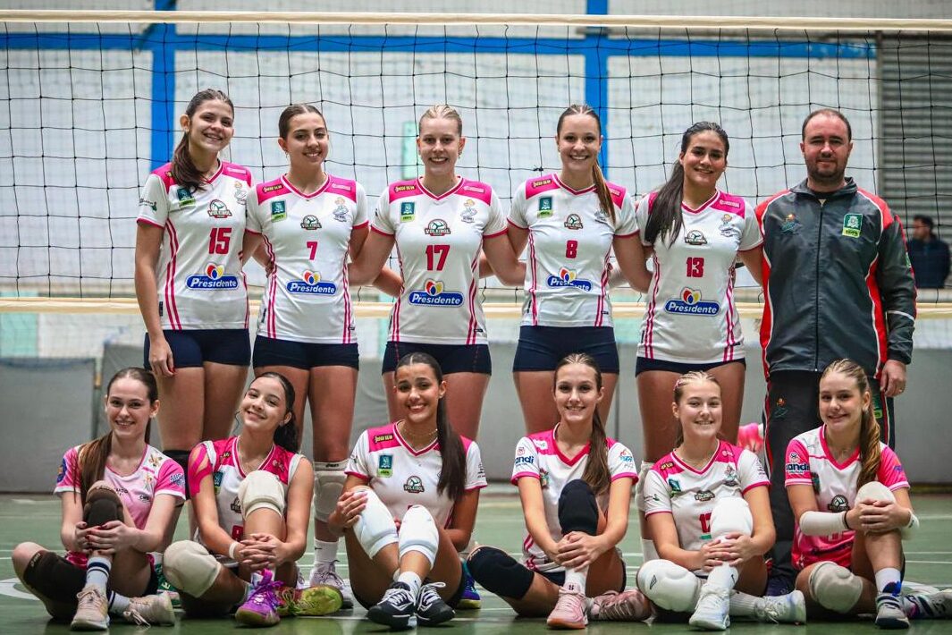 Voleibol feminino de Ibirama encerra participação nos Joguinhos Abertos de SC com 4º lugar na etapa regional