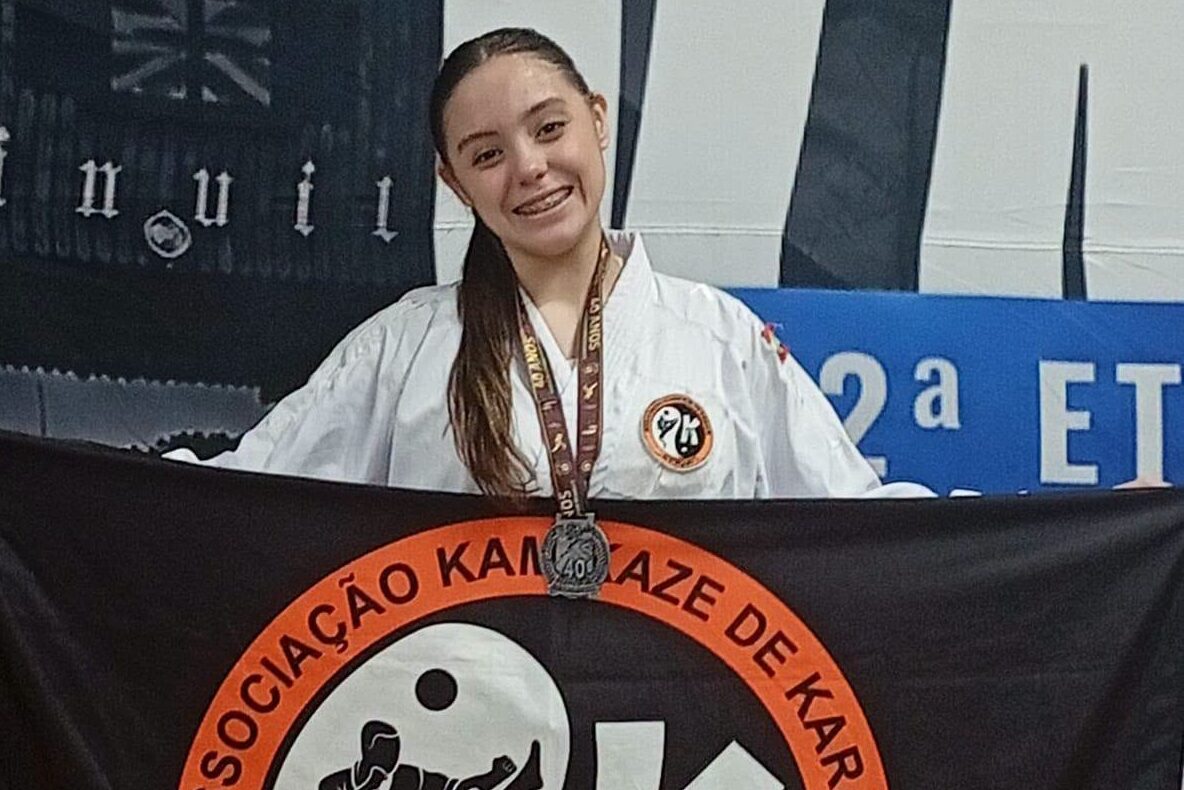Emily Sofia conquista vice-campeonato na Série A de Karatê em Joinville