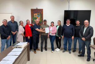 Prefeitura de Ibirama assina ordem de serviço para reforma completa do CEI Nova Stettin