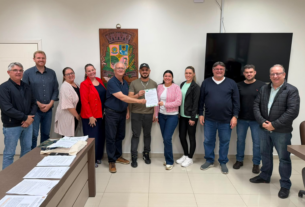 Prefeitura de Ibirama assina ordem de serviço para reforma completa do CEI Nova Stettin