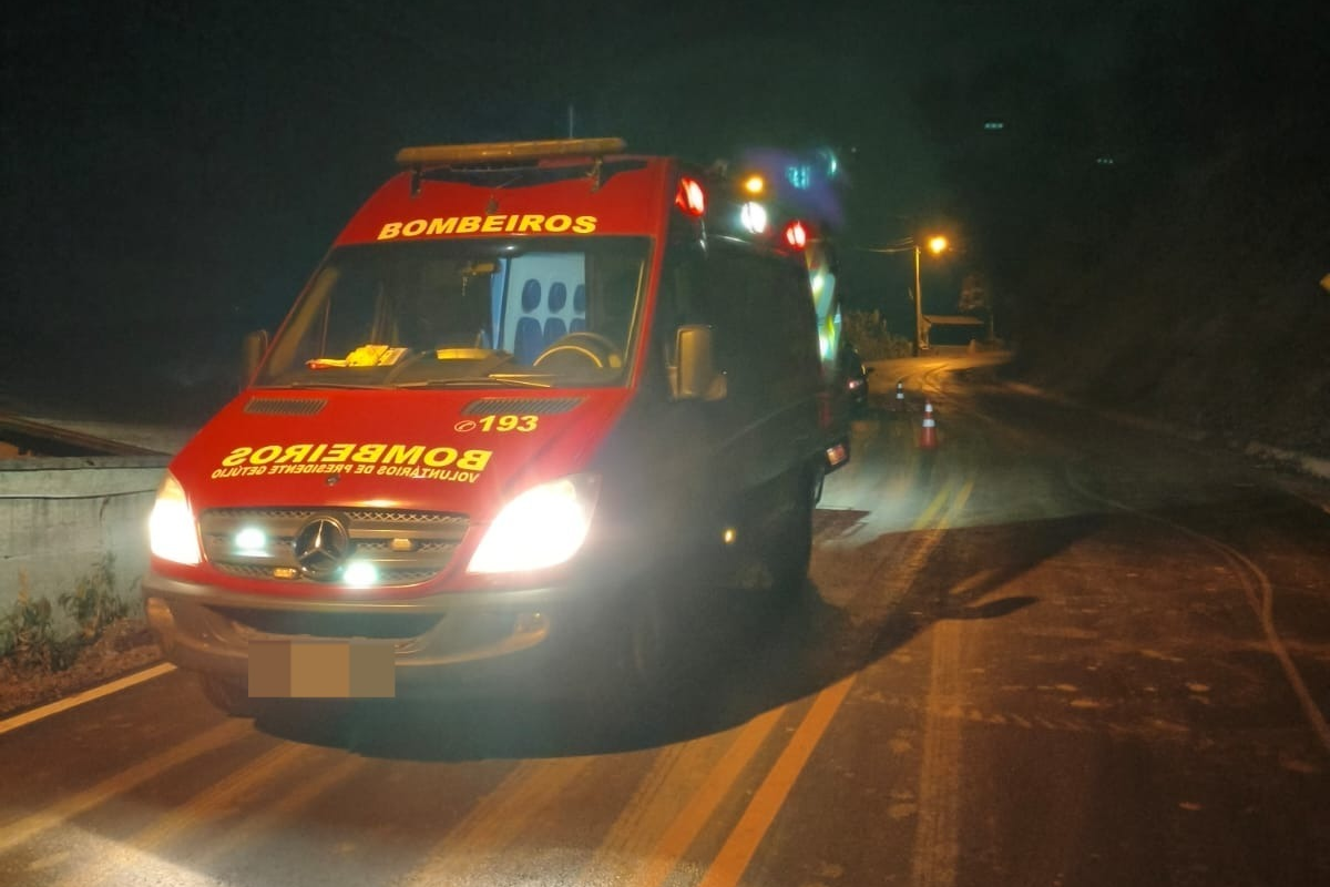 Motociclista é encaminhado ao hospital após queda no Bairro Índio Esquerdo, em Presidente Getúlio