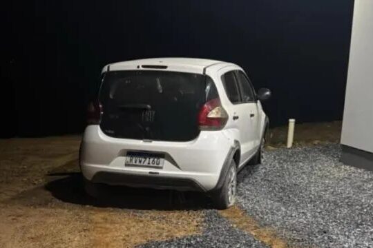 Suspeito é preso após roubo de carro de aplicativo, fuga, estelionato e tentativa de atropelar policial em Ituporanga