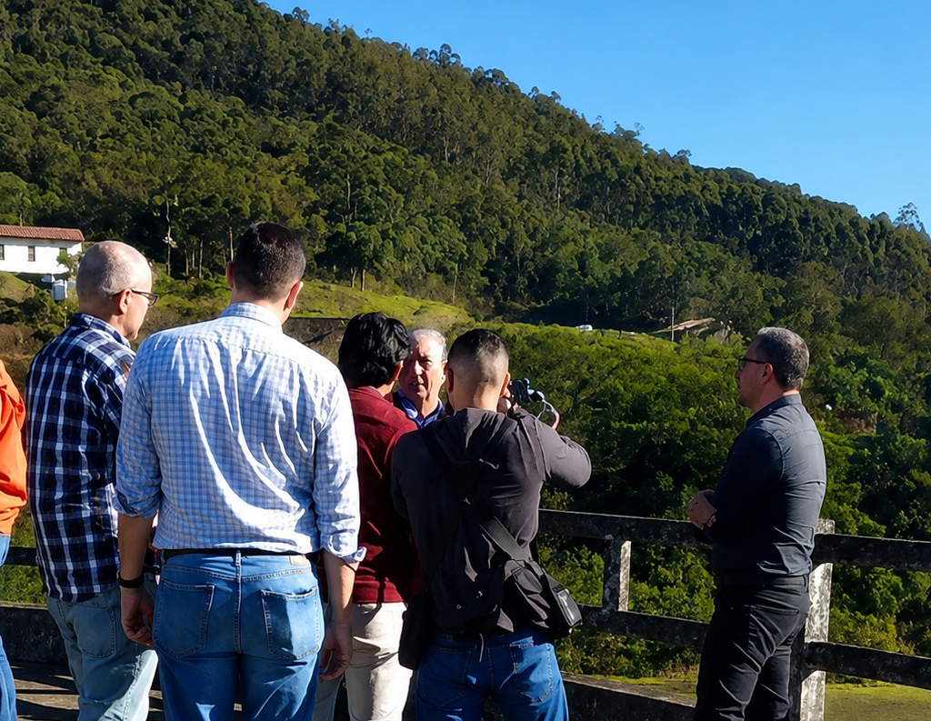 Reforma das comportas da Barragem Norte avança após mais de três décadas e visita de governador é marcada por protesto indígena