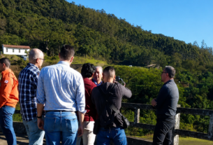 Reforma das comportas da Barragem Norte avança após mais de três décadas e visita de governador é marcada por protesto indígena