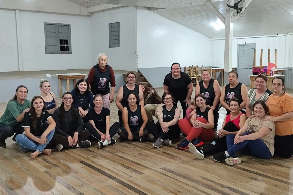 Projeto de dança reúne mulheres do Vale Norte e transforma movimento em autoestima, saúde e conexão