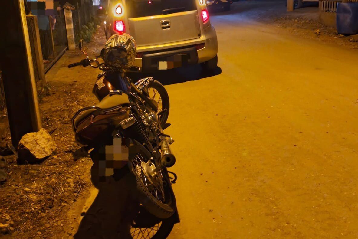Bombeiros atendem colisão entre carro e moto em Presidente Getúlio