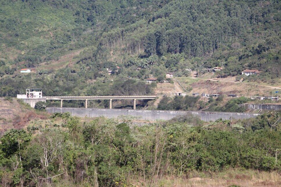 Justiça suspende retirada de indígenas de acampamento ao lado da Barragem Norte