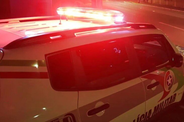 Taxista é assaltado por três homens durante corrida em Rio do Sul