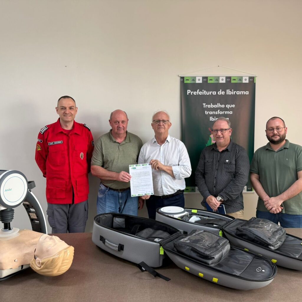Prefeitura de Ibirama cede equipamentos de compressão torácica aos Bombeiros Voluntários