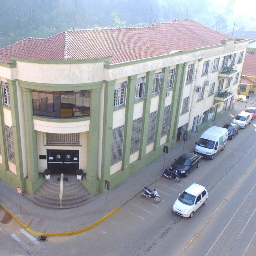 Reforma da Prefeitura de Ibirama terá nova licitação após empresa abandonar obra