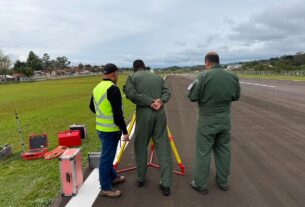 Aeroporto Helmuth Baumgarten recebe voo de homologação do sistema APAPI na cabeceira 25