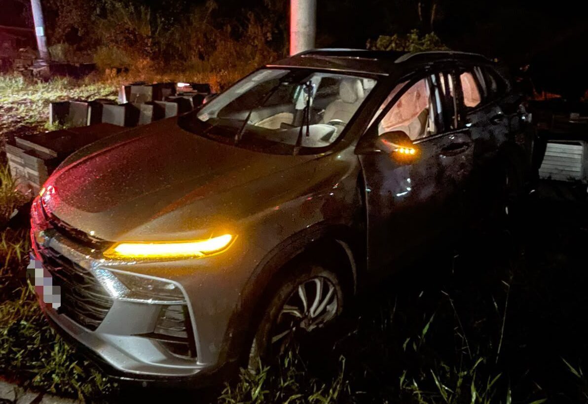 Colisão entre carro e caminhão deixa motorista ferido na BR-470, em Trombudo Central