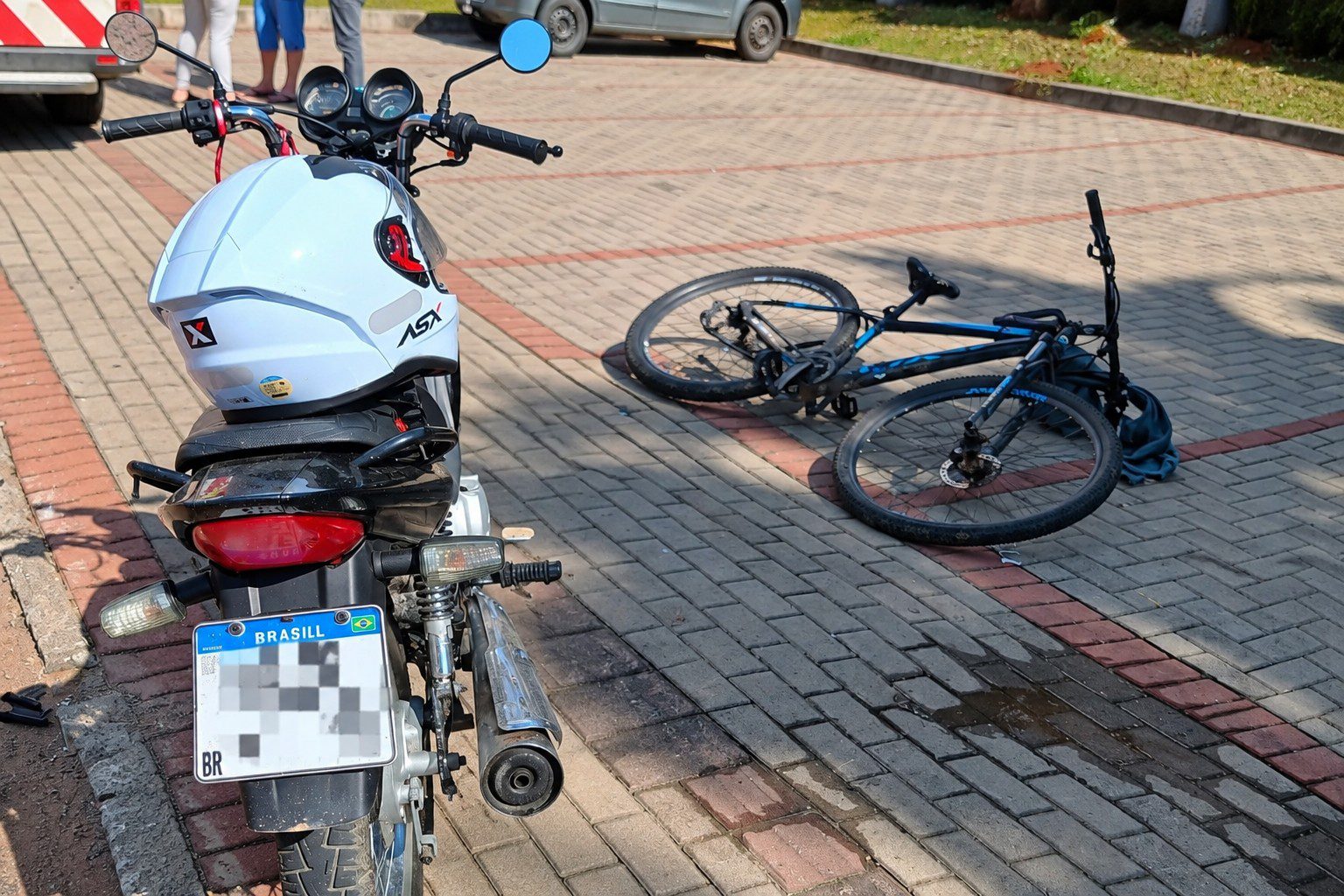 Atropelamento e colisão envolvendo bicicleta mobilizam bombeiros em Presidente Getúlio e Dona Emma