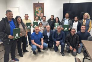 Prefeitura de Ibirama entrega novas matrículas de imóveis regularizados pelo Programa REURB