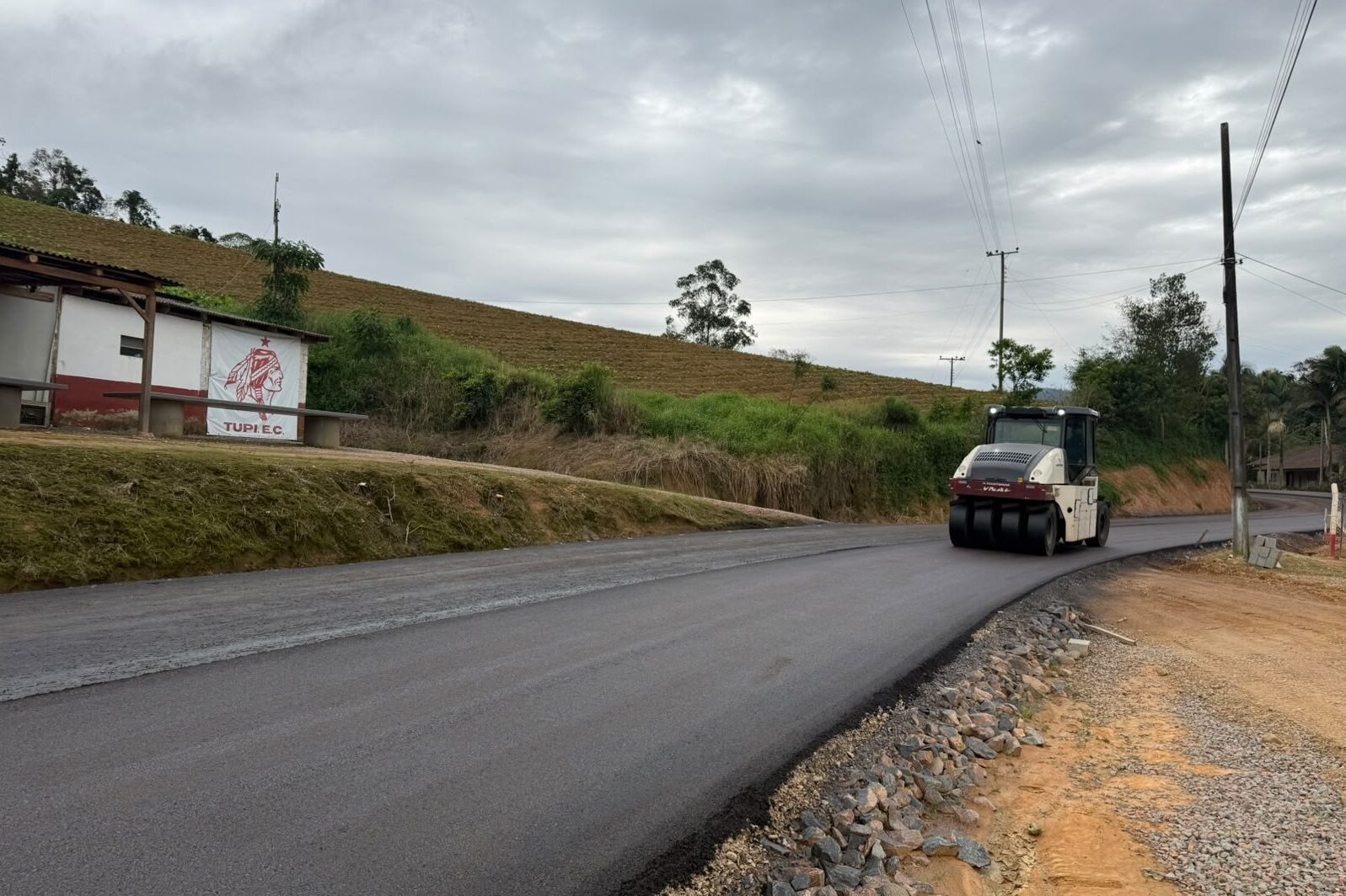 Pavimentação do Rio Rafael avança e transforma ligação do interior de Ibirama