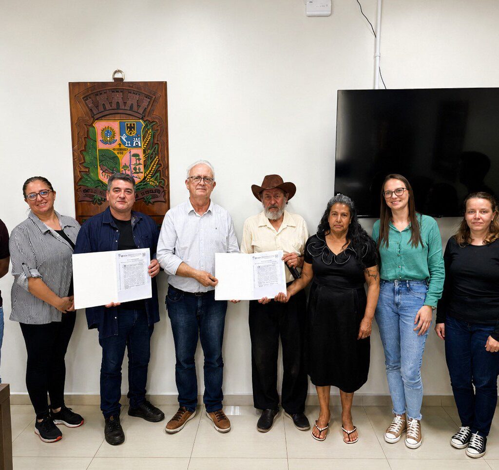 Prefeitura de Ibirama entrega novas matrículas de imóveis regularizados pelo REURB