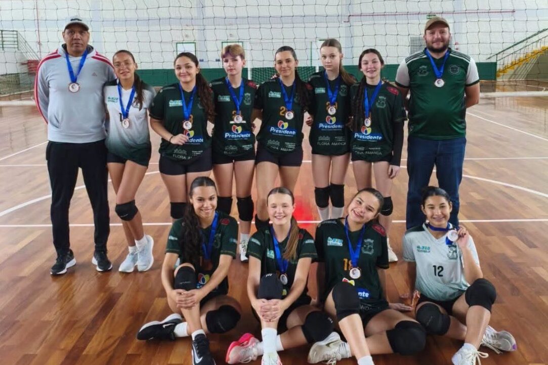 Voleibol Sub-16 feminino de José Boiteux conquista 3º lugar na Supercopa da Integração