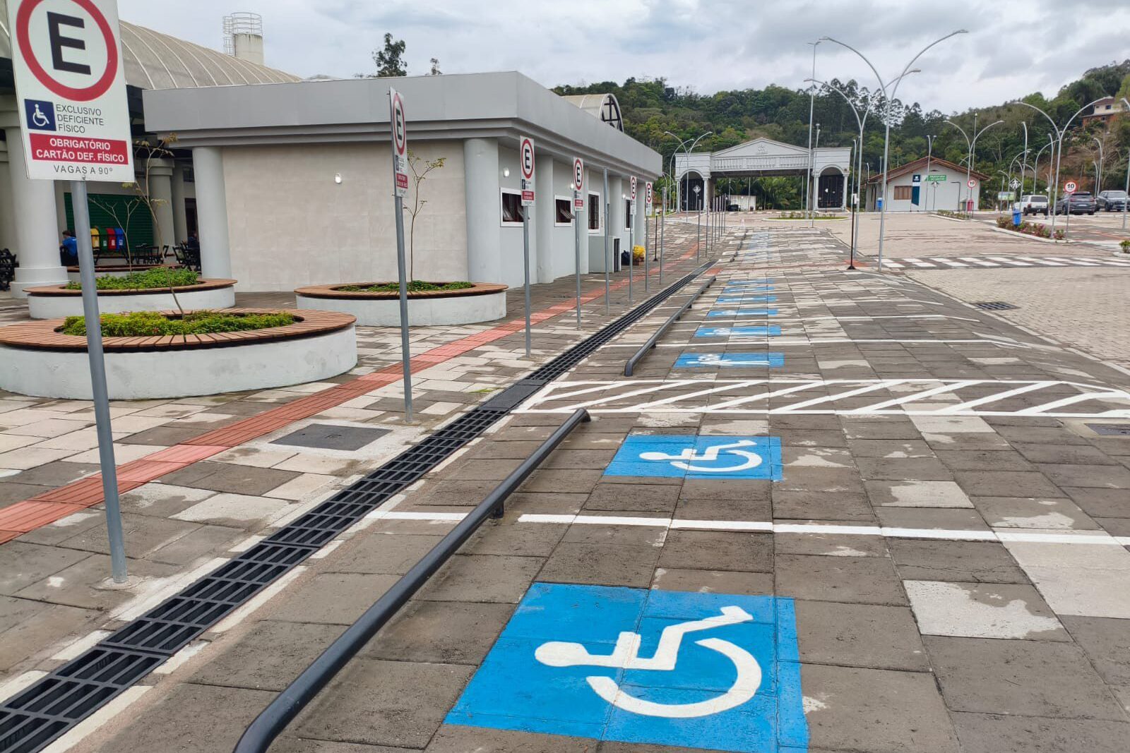 Udesc Alto Vale reforça a importância do respeito às vagas de estacionamento preferenciais